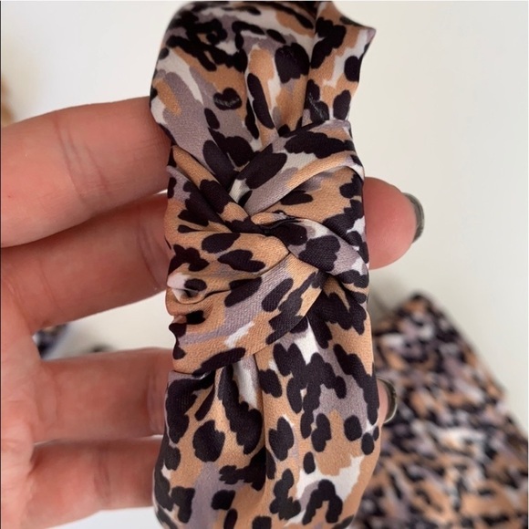 French Connection Face Mask Set - Picture 5 of 9